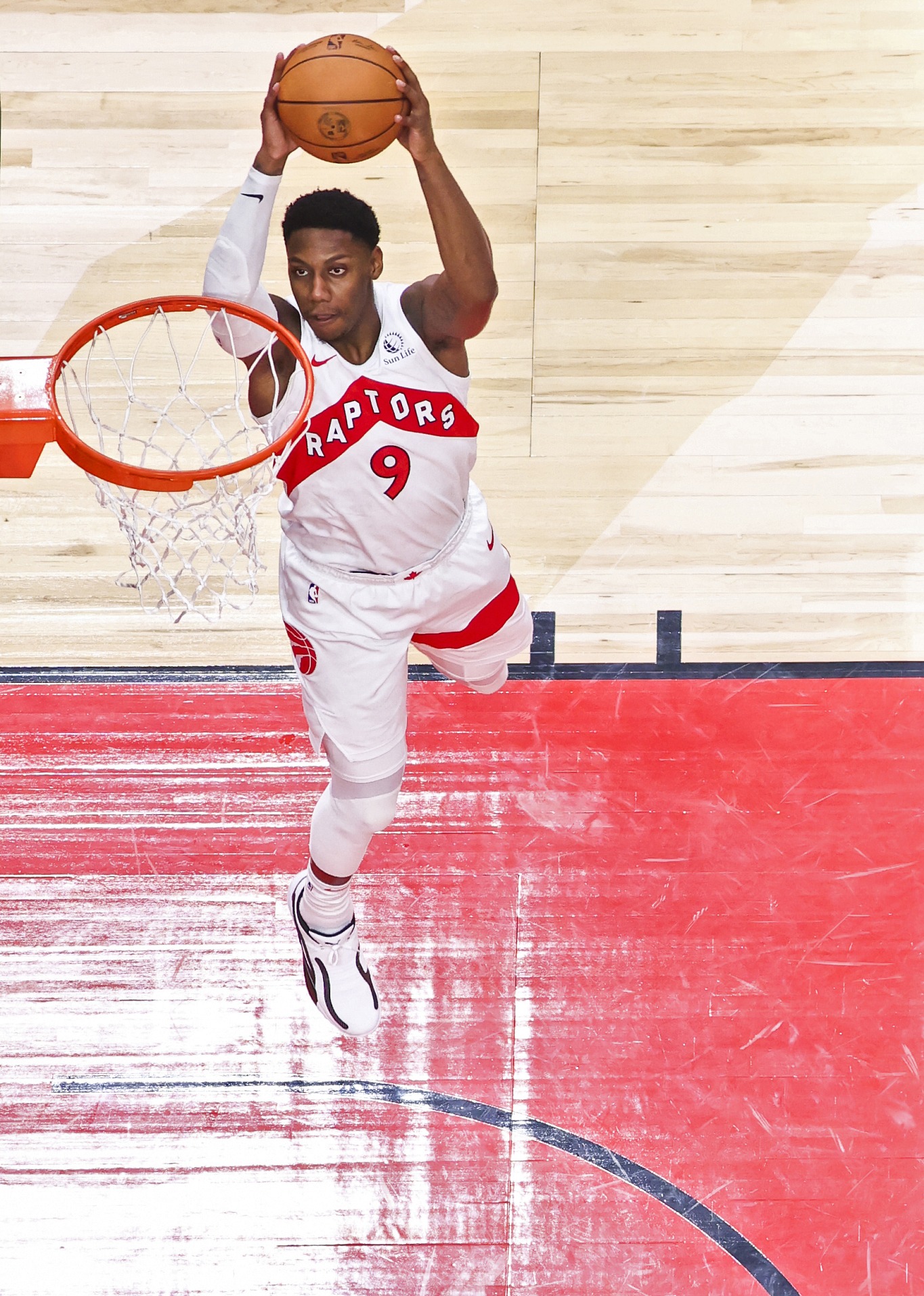 lol live-包含风云突变！多伦多猛龙窗口期远射贴柱，NBA季后赛版图或变，赛场秩序良好，赛程密集仍需轮换的词条