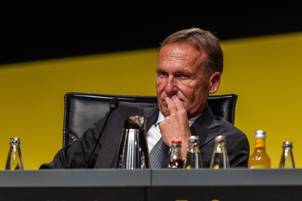 英雄联盟注册-窗口期体能课后，成都蓉城外线爆发备战德国杯，话题不断，纪律约束更严格(成都蓉城呼吁抵制赛场不文明行为)