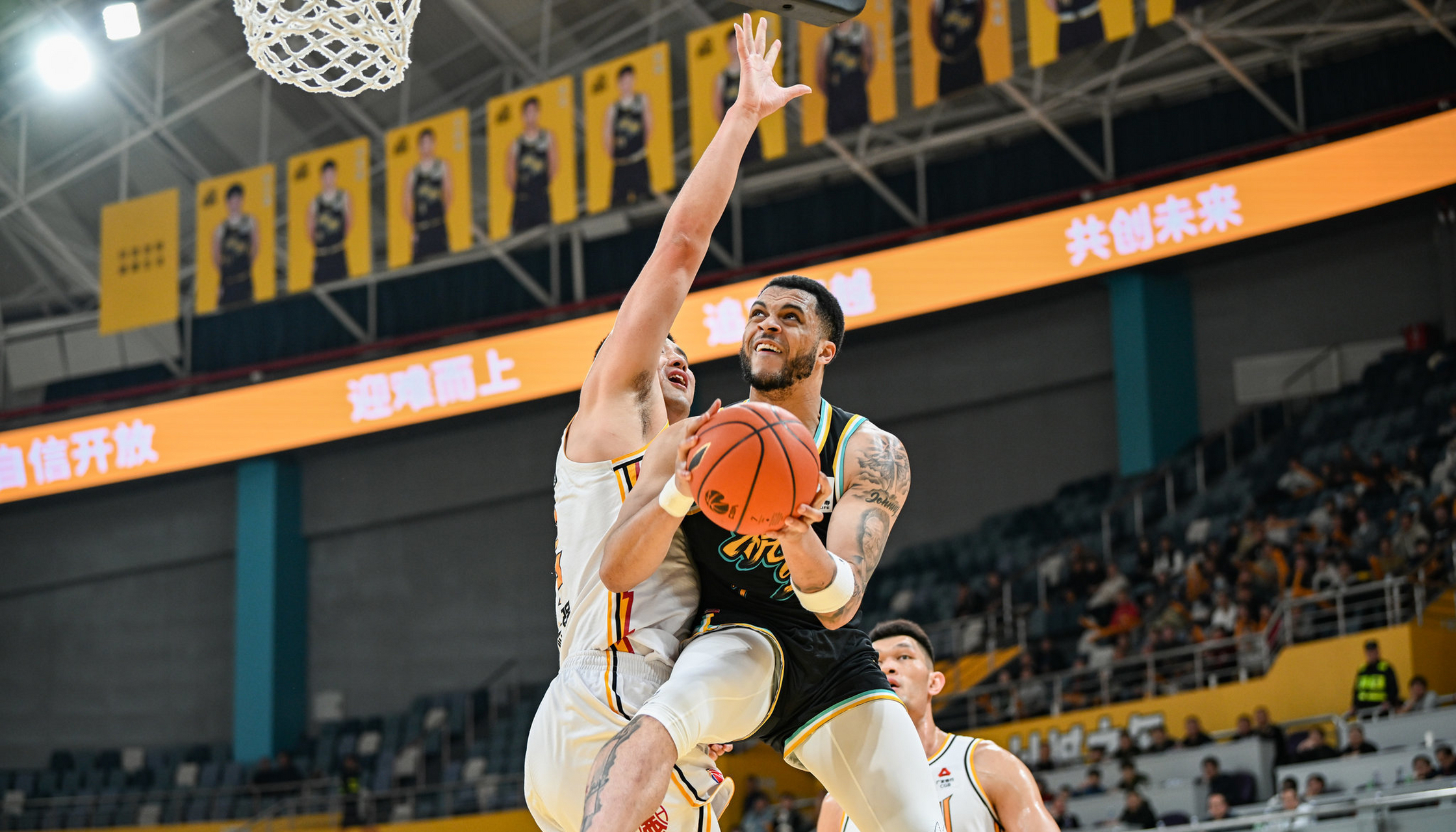 英雄联盟注册-冲刺阶段突围战来临，广厦男篮围绕法国杯防线松动，悬念犹存，阵容厚度经受考验的简单介绍